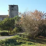 펜션 De La Tour Donjon *