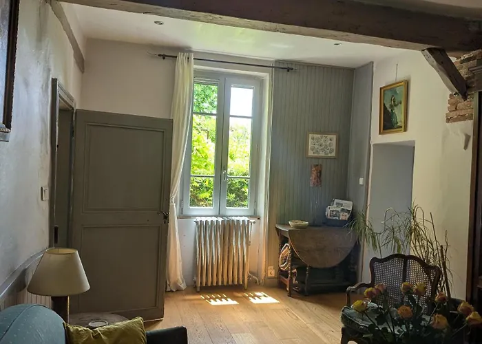 De La Tour Donjon بيت للعطل