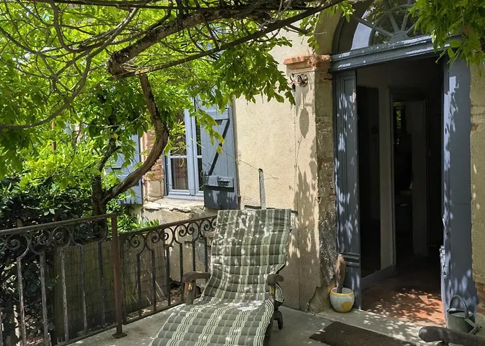 De La Tour Donjon بيلكاستل